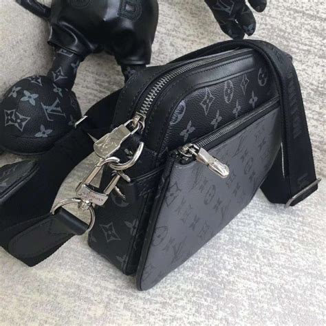 équipe louis vuitton homme|Louis Vuitton unisex bag.